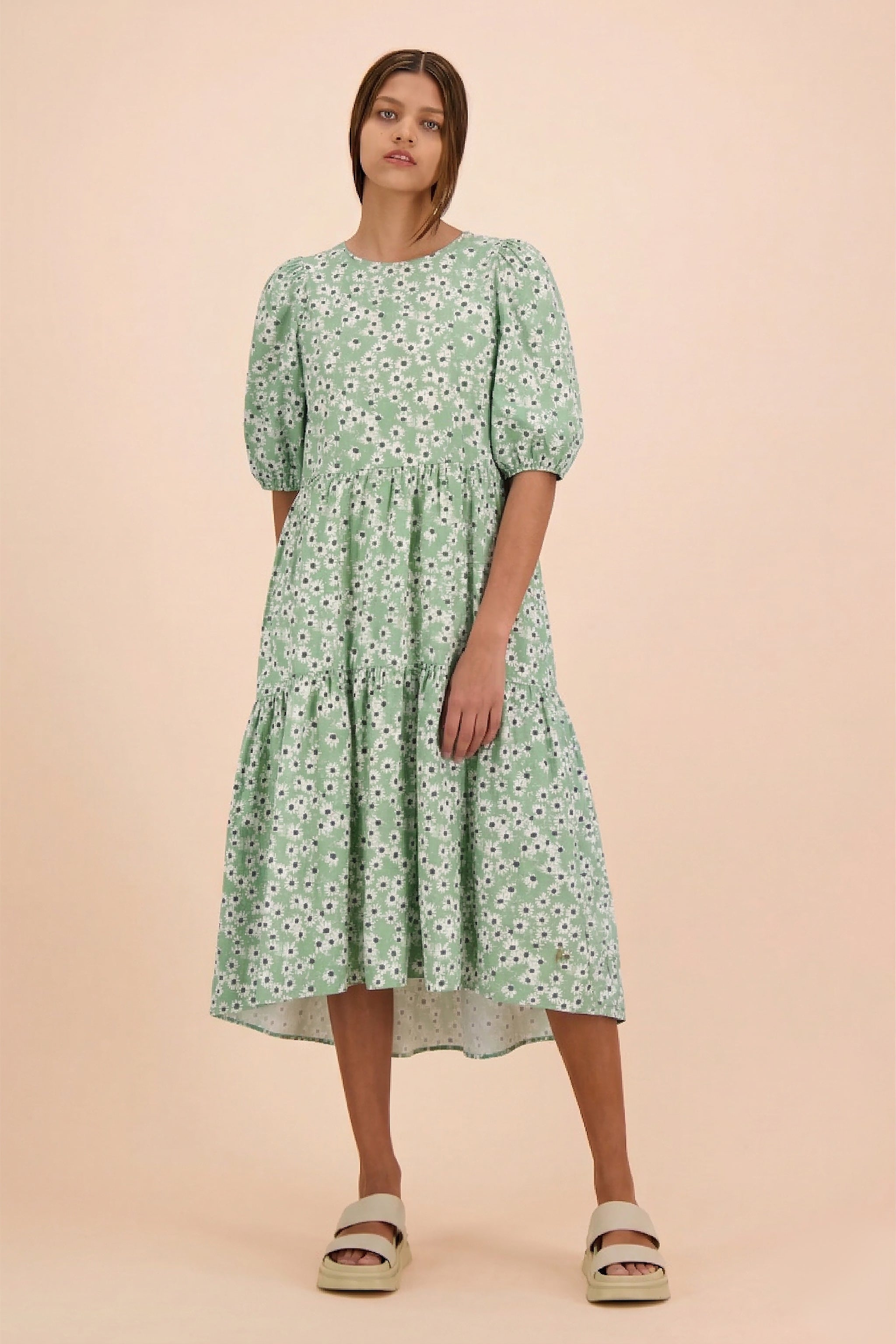 | modelheight:174, size:XS